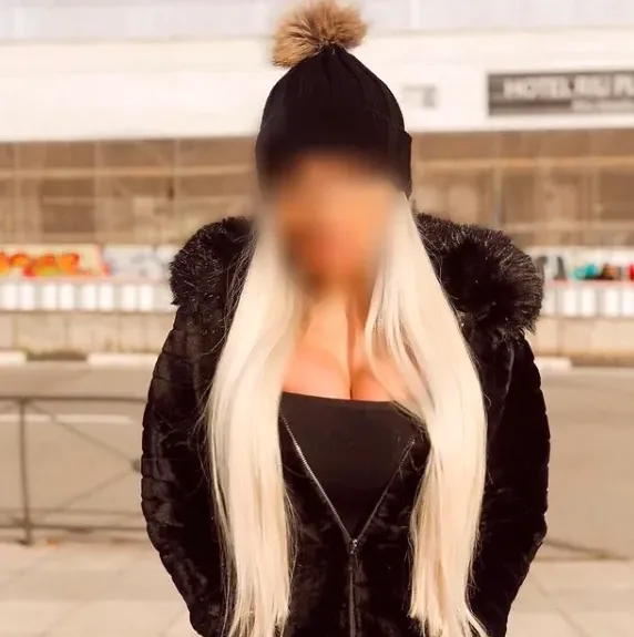 Emma, 35