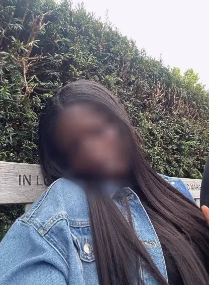 Laura, 26