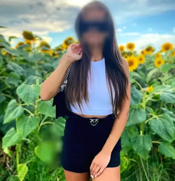 Leena, 25