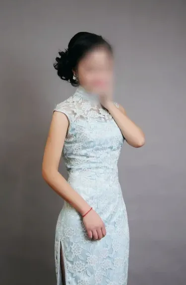Nella, 28