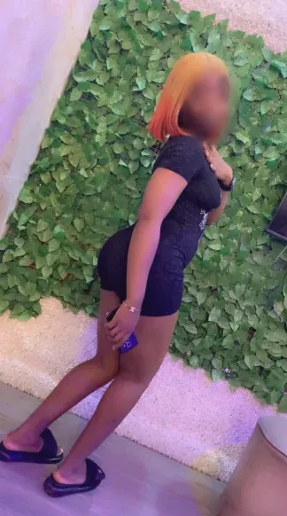 Nella, 25