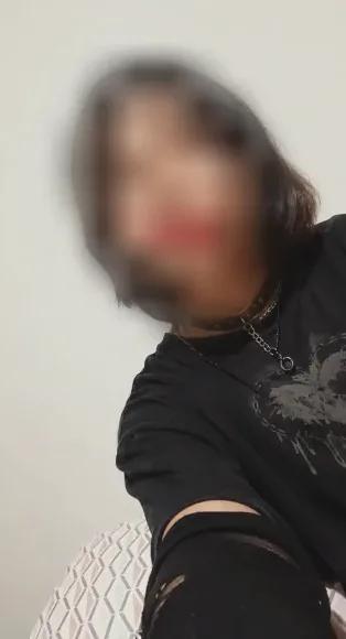 Sanni, 18